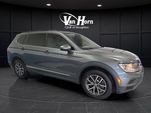 Used 2020 Volkswagen Tiguan SE w/ Panoramic Sunroof Package image 1