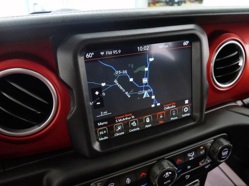 Used 2020 Jeep Gladiator Rubicon w/ Dual Top Group AWD/4WD image 29