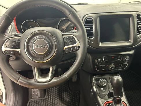 Used 2021 Jeep Compass Trailhawk AWD/4WD image 17