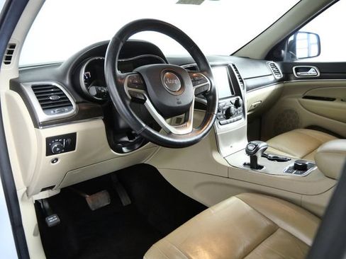 Used 2014 Jeep Grand Cherokee Limited image 16