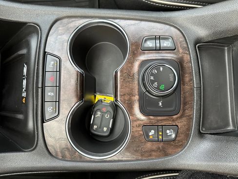 Used 2023 GMC Acadia Denali w/ Denali Ultimate Package image 21