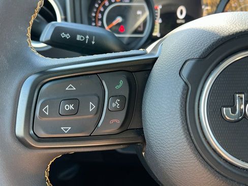 Certified 2024 Jeep Gladiator Sport w/ Premium Package image 21