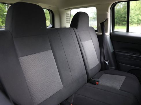 Used 2014 Jeep Patriot Sport FWD image 14