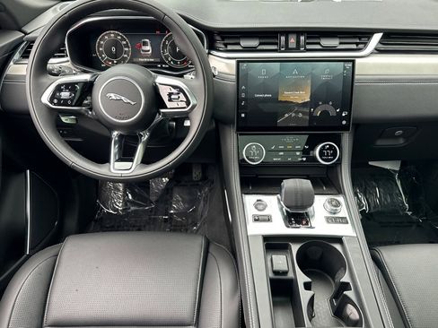 New 2025 Jaguar F-PACE R-Dynamic S image 24
