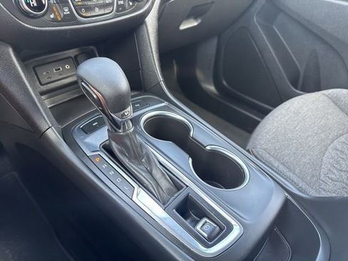 Used 2024 Chevrolet Equinox LT image 16