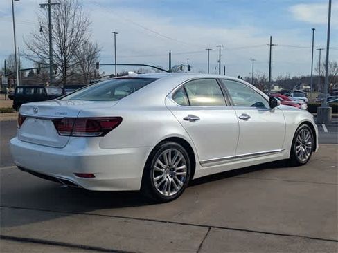 Used 2016 Lexus LS 460 w/ Comfort Package image 8