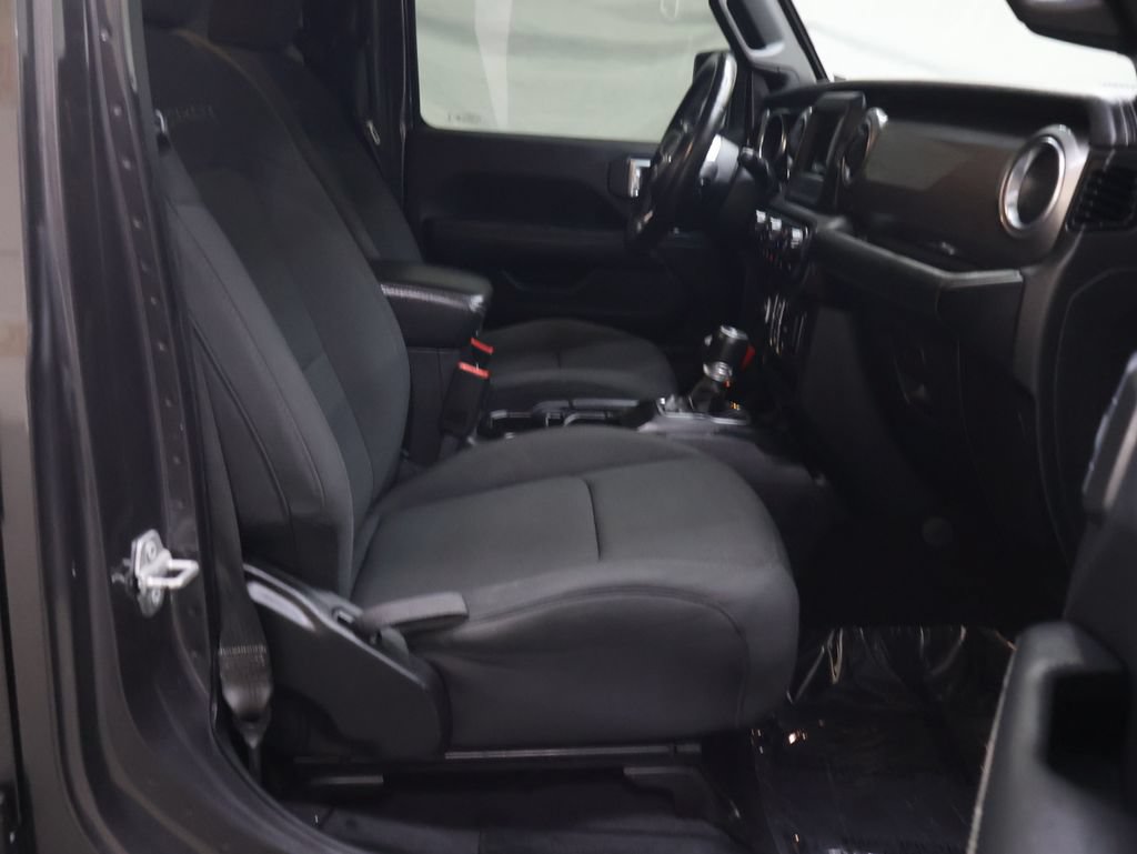 Used 2021 Jeep Wrangler Unlimited Sahara AWD/4WD image 9