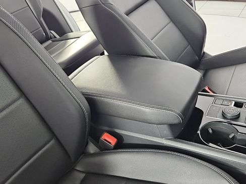 Used 2023 Volkswagen Atlas Cross Sport SE w/ Panoramic Sunroof Package AWD/4WD image 16