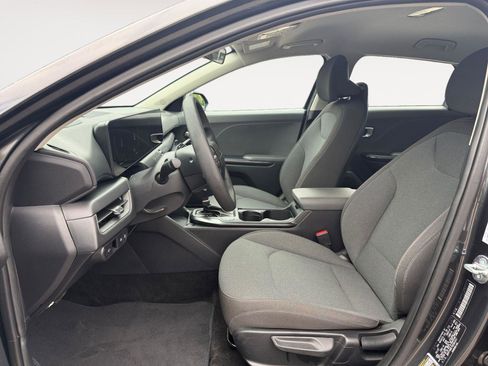 Used 2025 Kia K4 FWD image 10