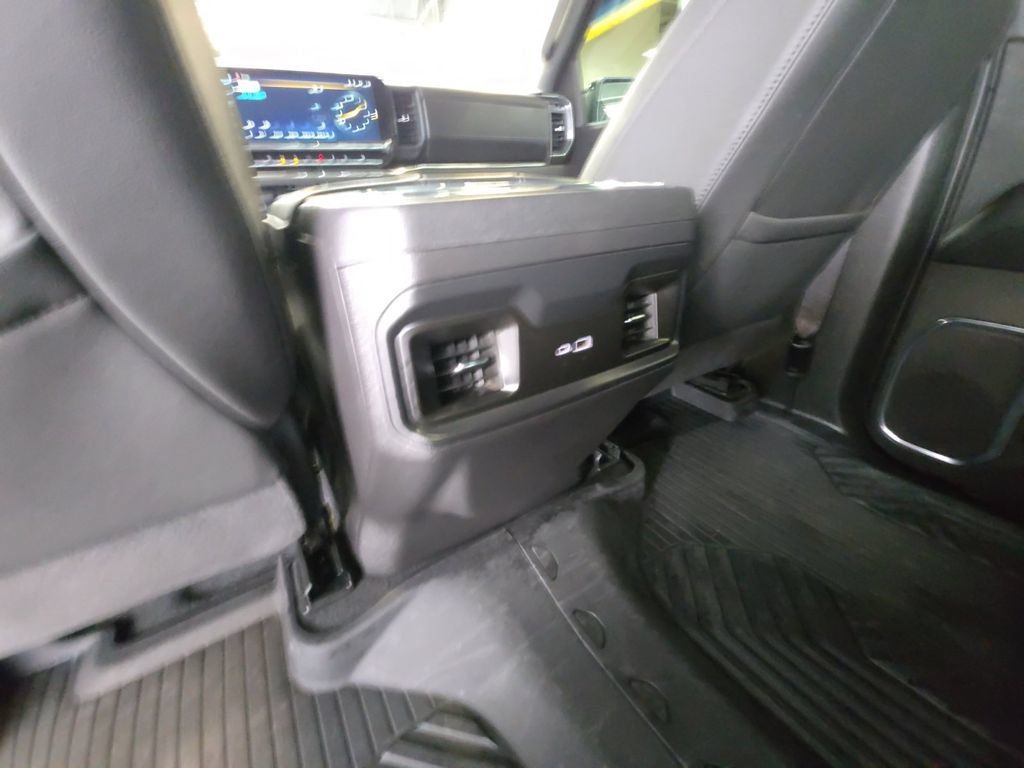 Used 2024 Chevrolet Silverado 1500 LT Trail Boss w/ LT Trail Boss Premium Package AWD/4WD image 28