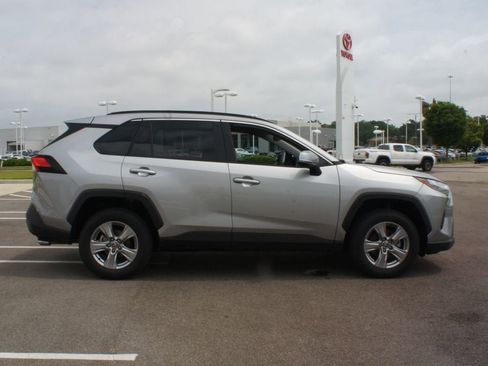 Used 2024 Toyota RAV4 XLE FWD image 20