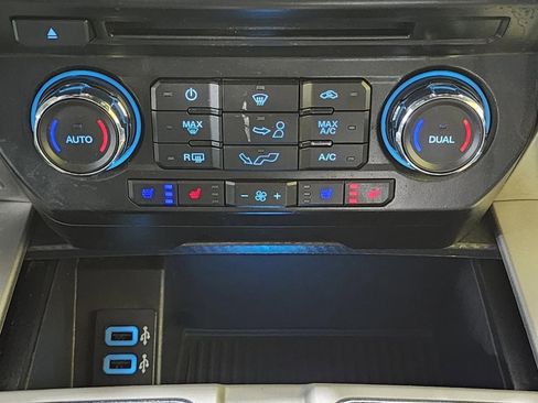 Used 2018 Ford F150 Lariat image 22