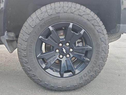 Used 2022 Chevrolet Colorado Z71 w/ Z71 Midnight Edition image 13