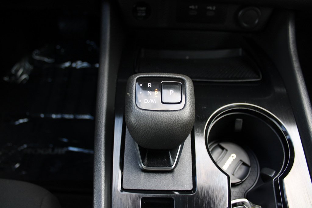 Used 2024 Nissan Rogue S AWD/4WD image 19
