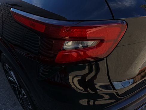 Used 2024 Chevrolet Trax RS image 7