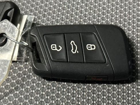 Certified 2024 Volkswagen Taos S FWD image 28