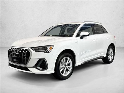 Used 2025 Audi Q3 2.0T Premium AWD/4WD image 3