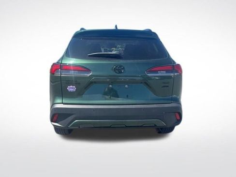 Used 2022 Toyota Corolla Cross XLE w/ Convenience Package image 6