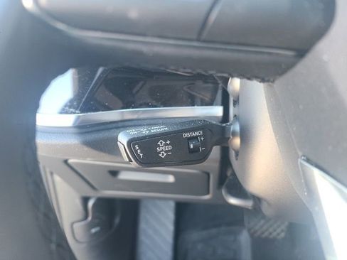 Used 2024 Audi Q3 2.0T Premium image 22