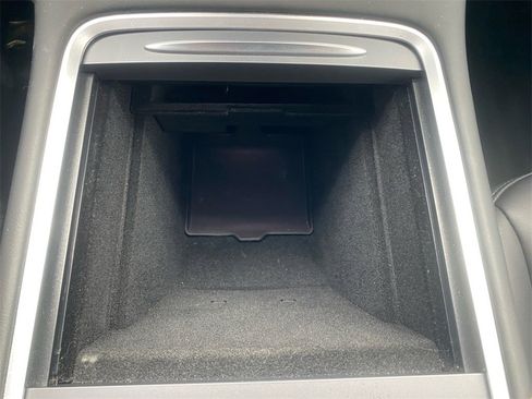 Used 2023 Tesla Model Y Performance image 19