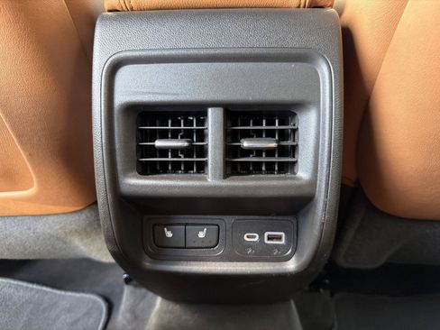 Used 2023 Cadillac XT4 Sport AWD/4WD image 40