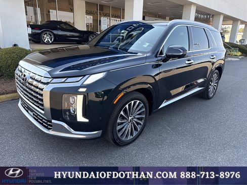 Used 2024 Hyundai Palisade Calligraphy FWD image 1