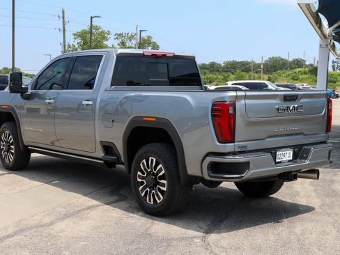 Used 2025 GMC Sierra 2500 Denali Ultimate AWD/4WD image 3