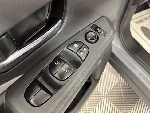 Used 2021 Nissan Kicks SR w/ SR Premium Package FWD image 32