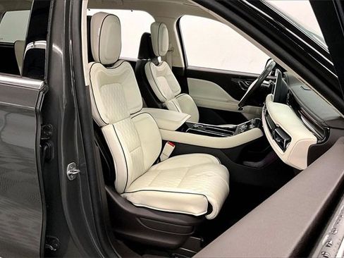 Used 2024 Lincoln Aviator Black Label w/ Dynamic Handling Package image 7