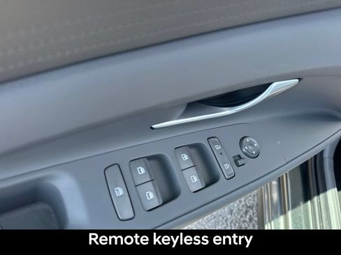 Used 2026 Hyundai Elantra SE FWD image 11