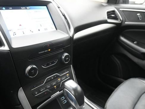 Used 2017 Ford Edge SEL w/ Equipment Group 201A AWD/4WD image 29