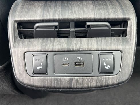 Used 2023 Nissan Ariya image 33