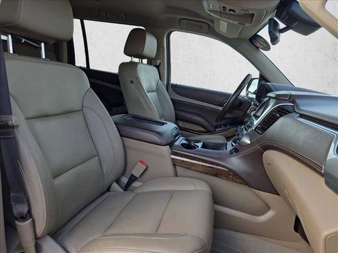 Used 2019 Chevrolet Suburban LT image 20