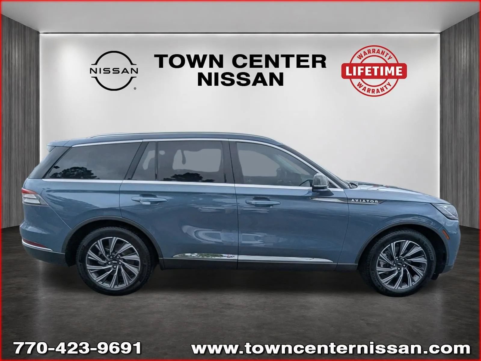 Used 2025 Lincoln Aviator 2WD image 8