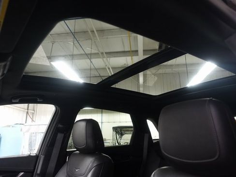 Used 2021 Cadillac XT5 Premium Luxury w/ LPO, Floor Liner Package image 18