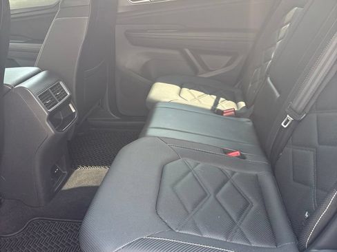 Used 2024 Volkswagen Atlas Cross Sport SE AWD/4WD image 14