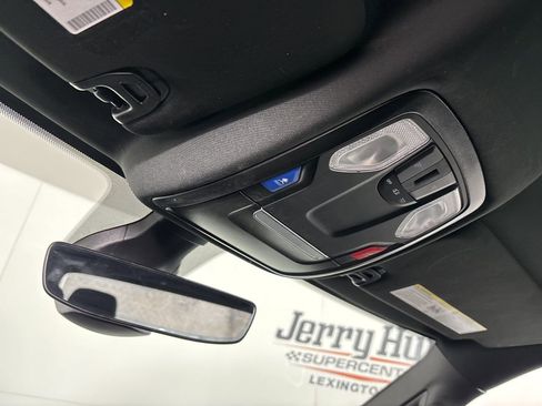 Used 2024 RAM 2500 Big Horn w/ Sport Appearance Package image 18