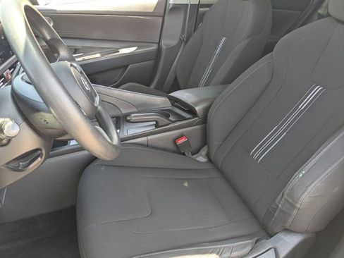 Used 2022 Hyundai Elantra SEL w/ Preferred Accessory Package FWD image 18