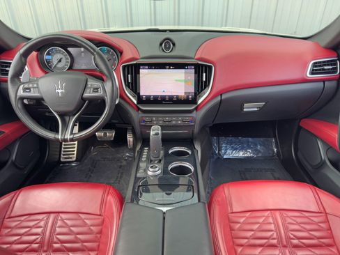 Used 2021 Maserati Ghibli Trofeo image 13