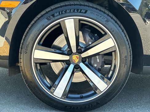 New 2026 Porsche Macan image 45