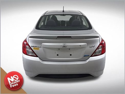 Used 2016 Nissan Versa SV image 5