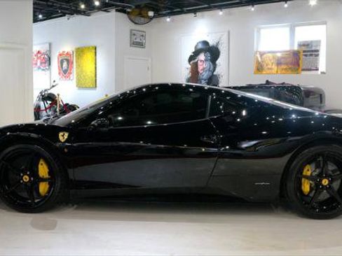Used 2011 Ferrari 458 Italia Coupe image 3