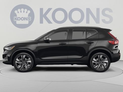 Used 2023 Volvo XC40 B5 Ultimate w/ Climate Package AWD/4WD image 2