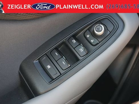 Used 2023 Subaru Outback Premium AWD/4WD image 28