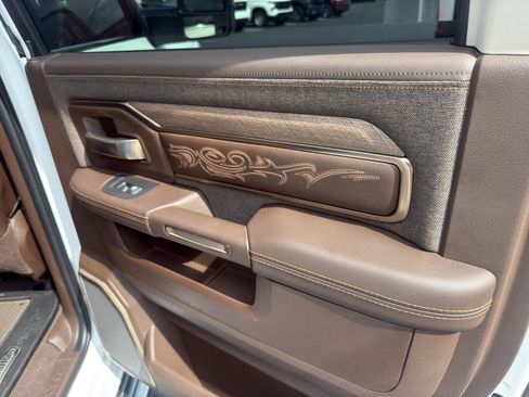 Used 2025 RAM 2500 Limited AWD/4WD image 20