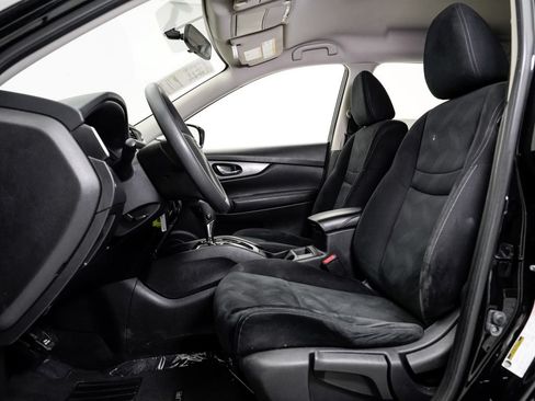 Used 2016 Nissan Rogue S w/ Appearance Package AWD/4WD image 5