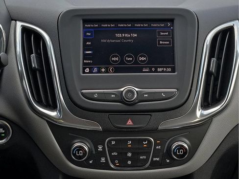 Used 2020 Chevrolet Equinox LT AWD/4WD image 11