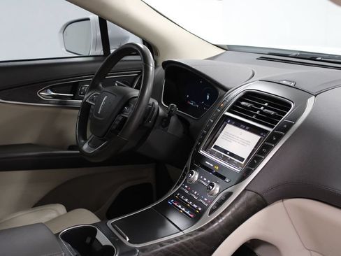 Used 2019 Lincoln Nautilus Reserve FWD image 31
