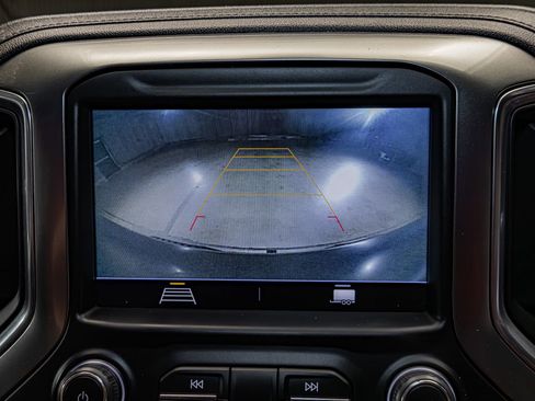 Used 2021 Chevrolet Silverado 1500 LT Trail Boss w/ Bed Protection Package AWD/4WD image 18