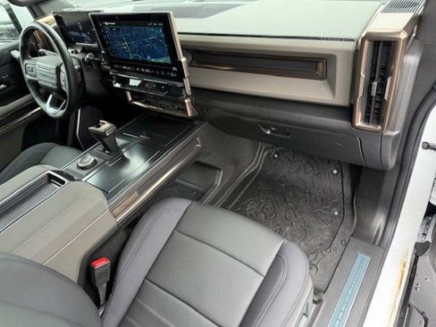 New 2026 GMC Hummer EV SUV w/ LPO, Dark Essentials Package AWD/4WD image 18